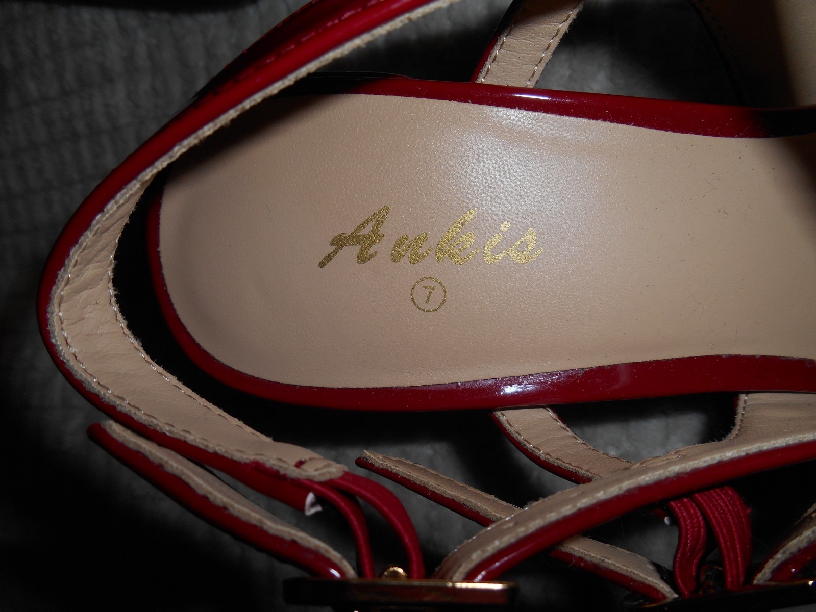 ANKIS BURGUNDY PATENT CLOSED TOE PUMPS SHOES SIZE 7 SQUARE TOE 2.75″ HEEL EUC