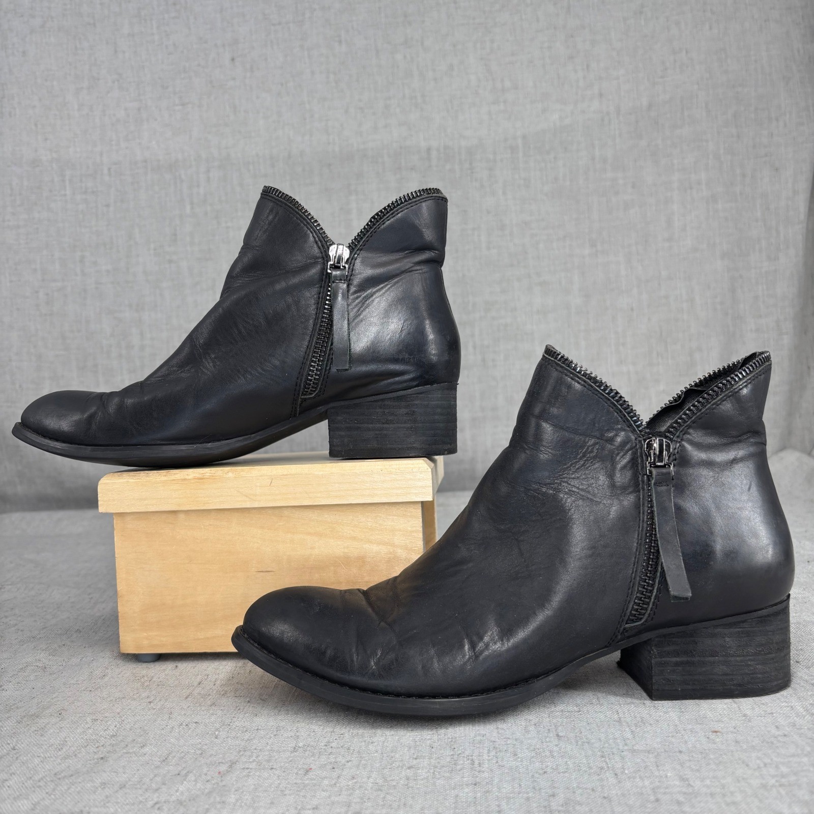 Jeffrey Campbell Crockett Booties Black Leather Zipper Distressed Women’s 7.5