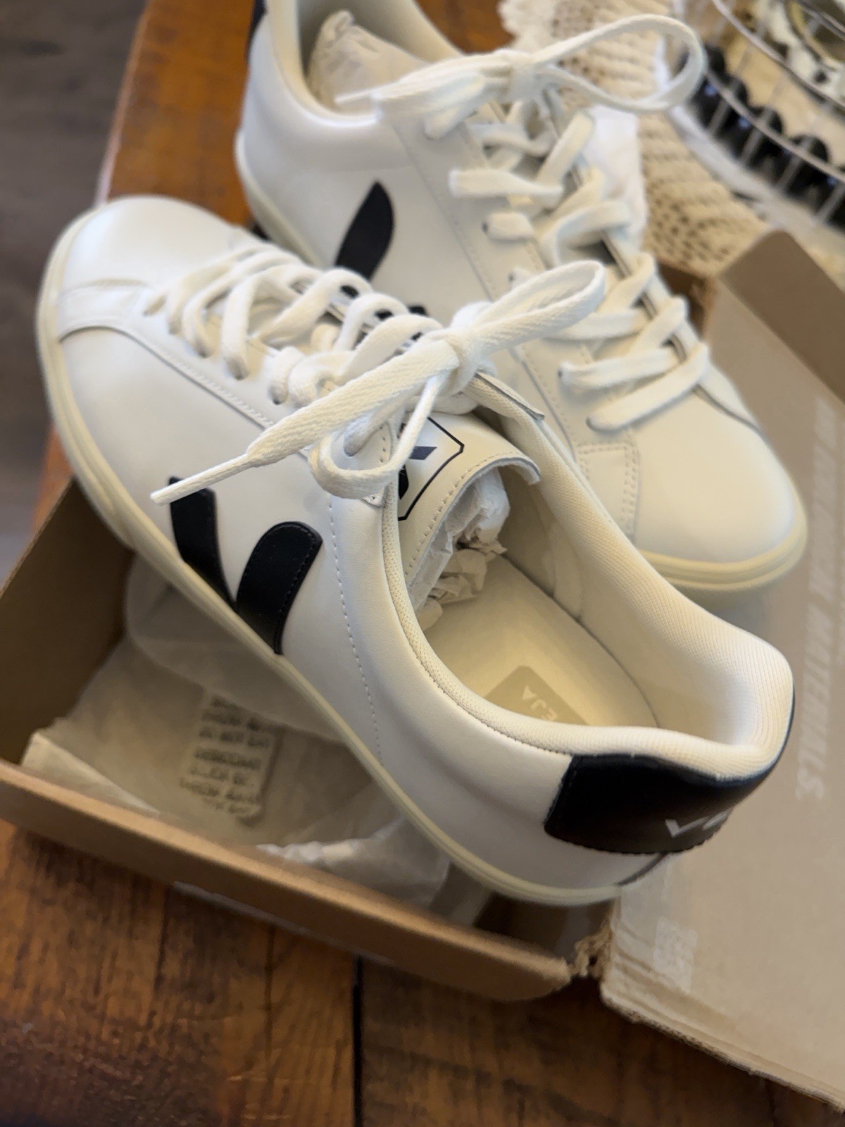 Size 8 – Veja Esplar Leather White Black W