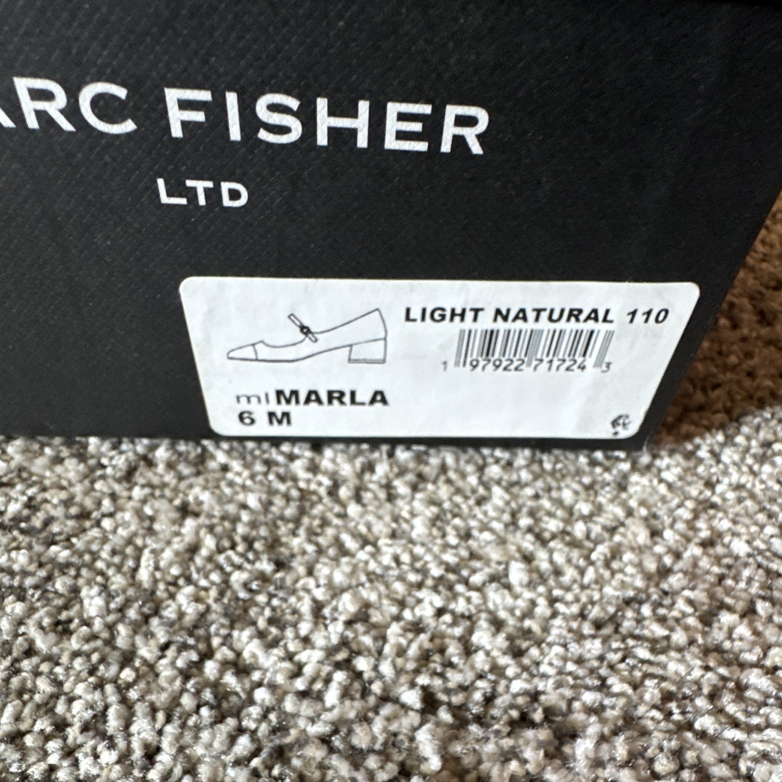 Marc Fisher LTD Leather Mary Jane Buckle Strap Cap Toe Beige/Black 6 M