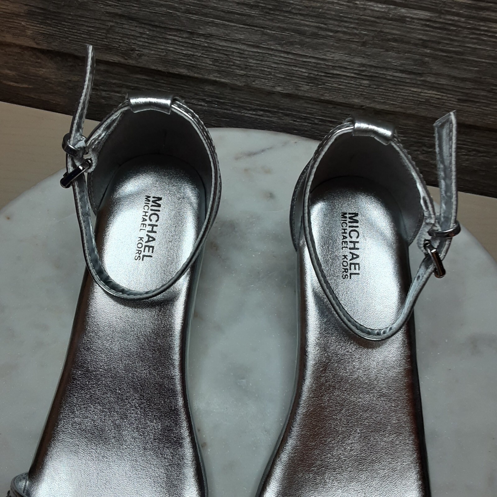 Michael Kors Women’s Silver Platform Shoe Size 5 Cate Choice-888