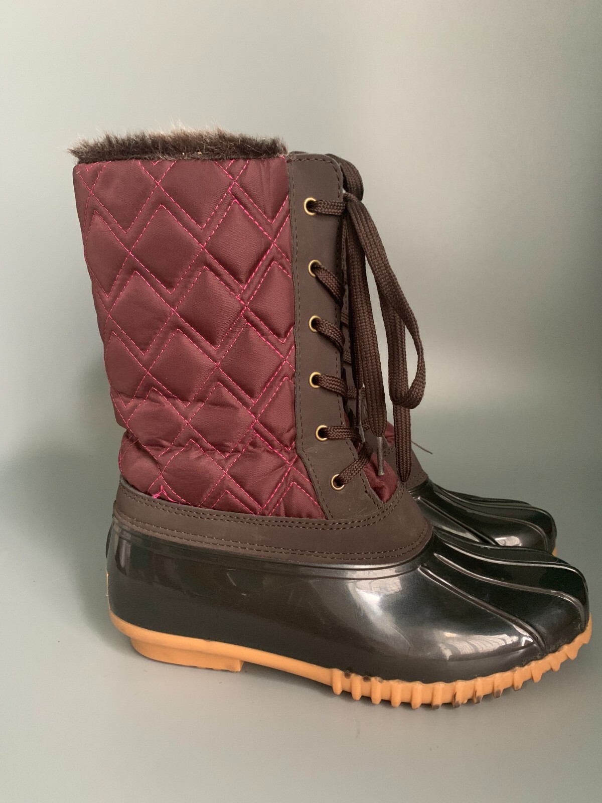 Magellan Outdoors Womens Quilted Duck Boots Burgundy Brown Faux Fur Trim Lace Up