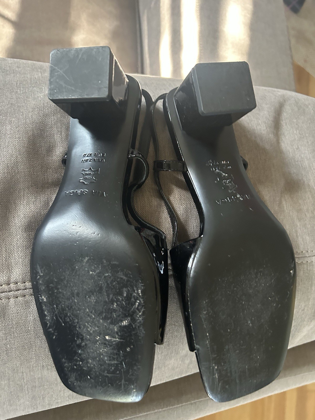 7.5 Via Spiga Patent Leather Block Sandals Black