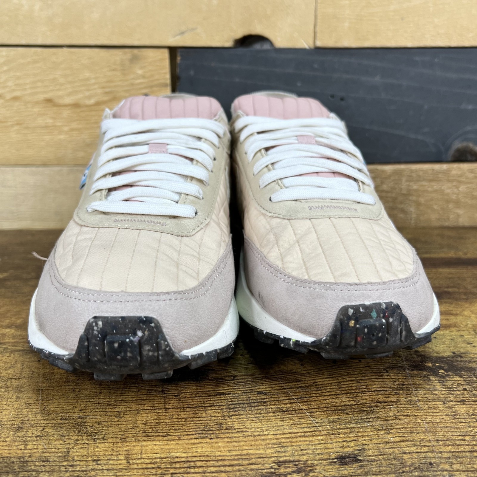 Nike Athletic Shoes Women’s US 10 Pink Oxford Waffle Toasty Snug Recycled Pink