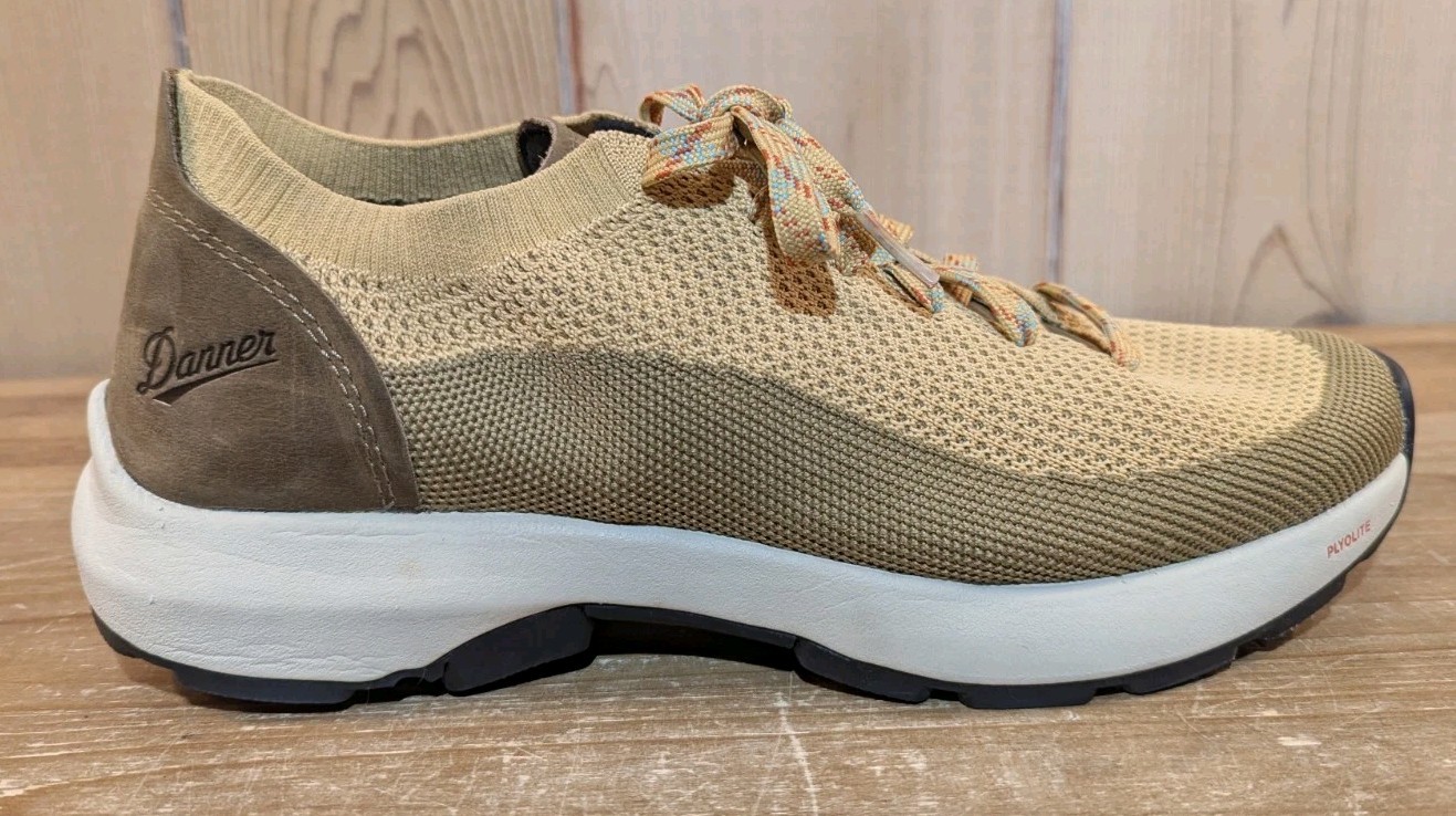 Danner Women’s Caprine Low Summer Wheat Size 10 Hiking Trail Shoes