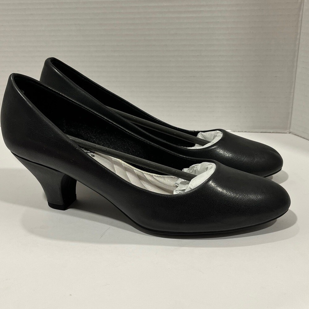 Easy Street Womens Fabulous Cone Heel Pumps. 9N