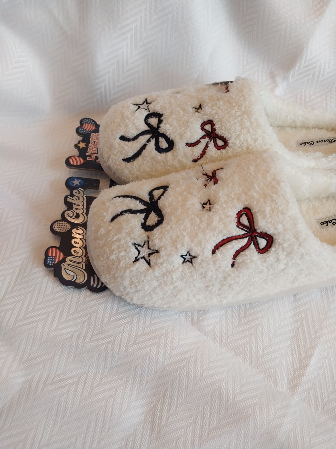 Patriotic USA Slippers Stars Ribbons Red White Blue Moon Cake Women’s 9-10 L NEW