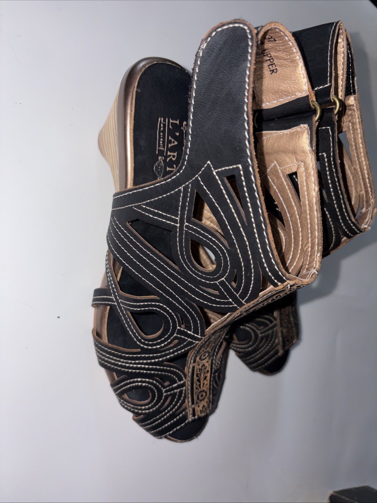 L’Artiste Flourish Gladiator Wedge Sandals 37 Black Leather Laser Cut US 6.5/7