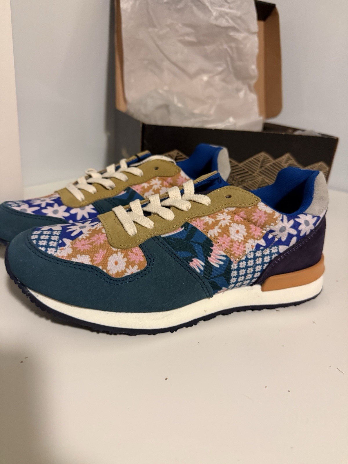 Inkkas Hendrix Women’s Joggers Sneakers Multi-Color Floral, Size 9