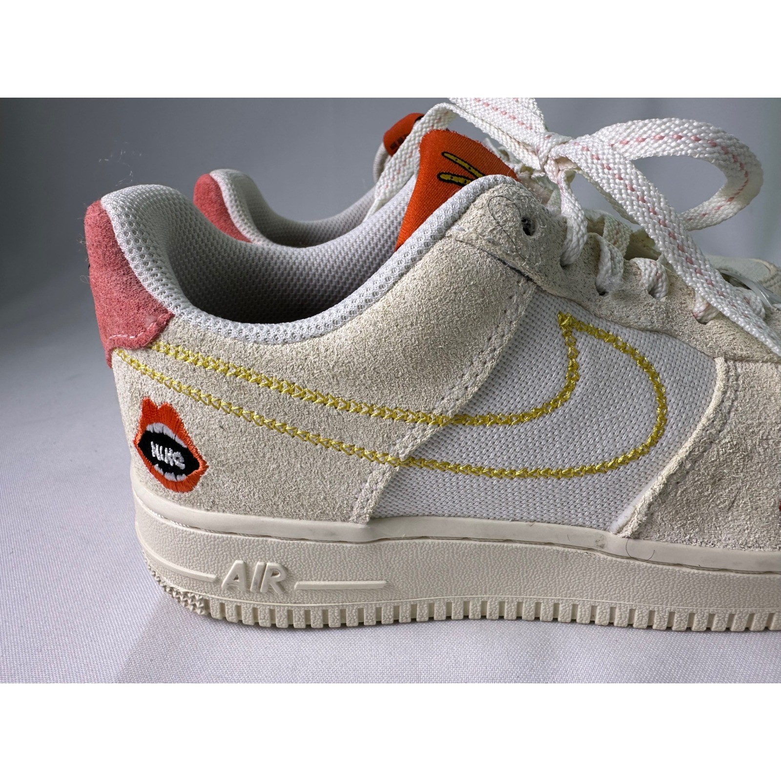 Nike Air Force 1 07 Low Peace Rock N Roll White Sail Cream Suede Women Size 7