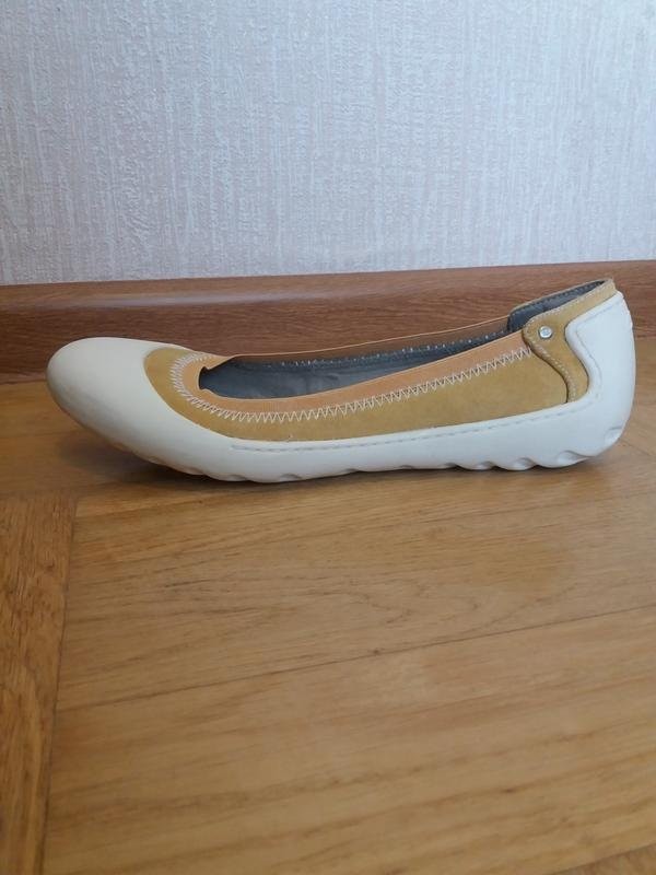 womens clarks heels yellow suede 37