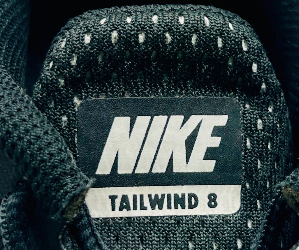 NIKE TAILWIND 8 WOMENS SIZE 8.5 INDOOR USE ONLY NO INSOLE BLACK & WHITE GRAPHICS
