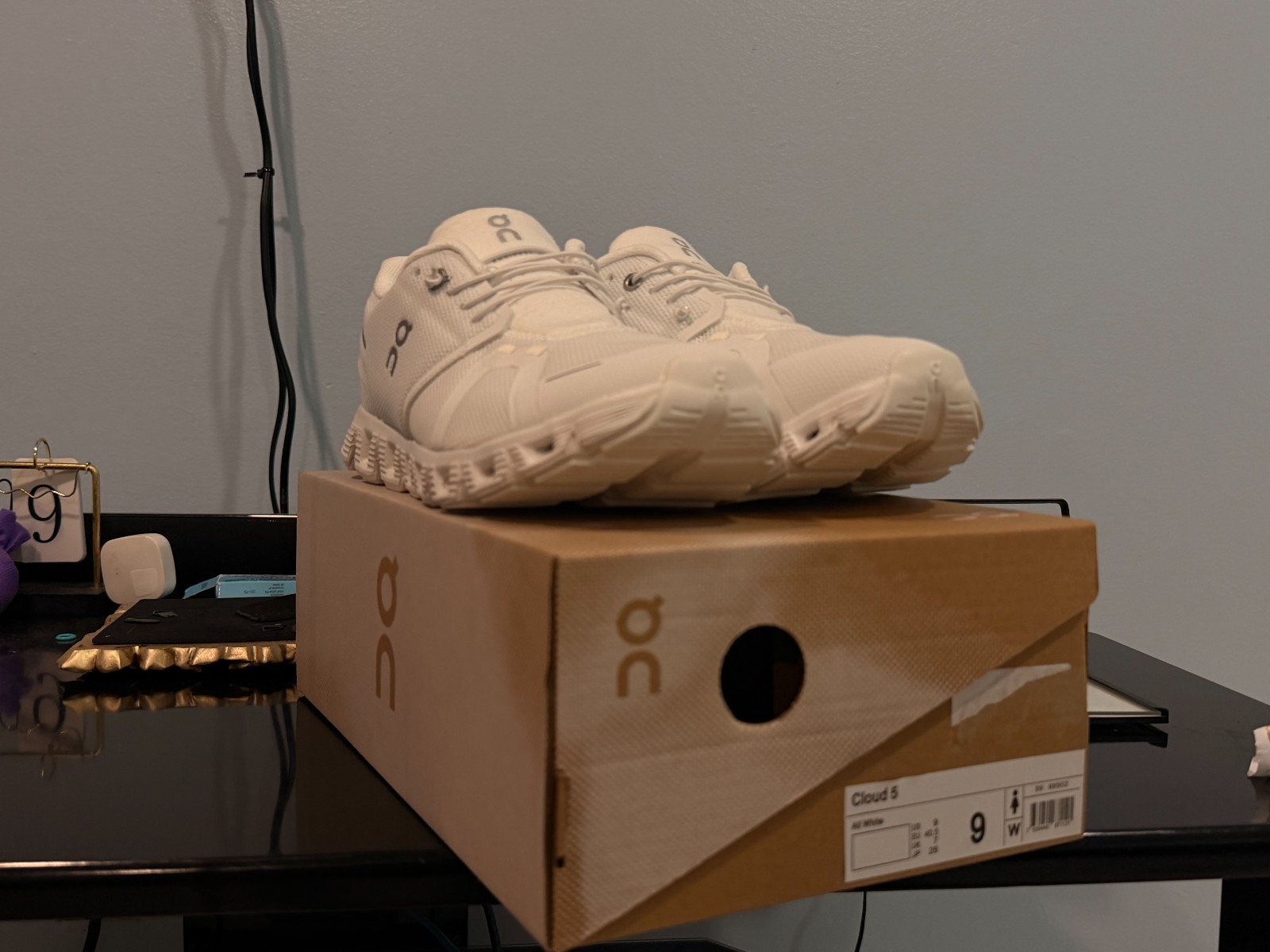 On Cloud 5 White- men (authentic)