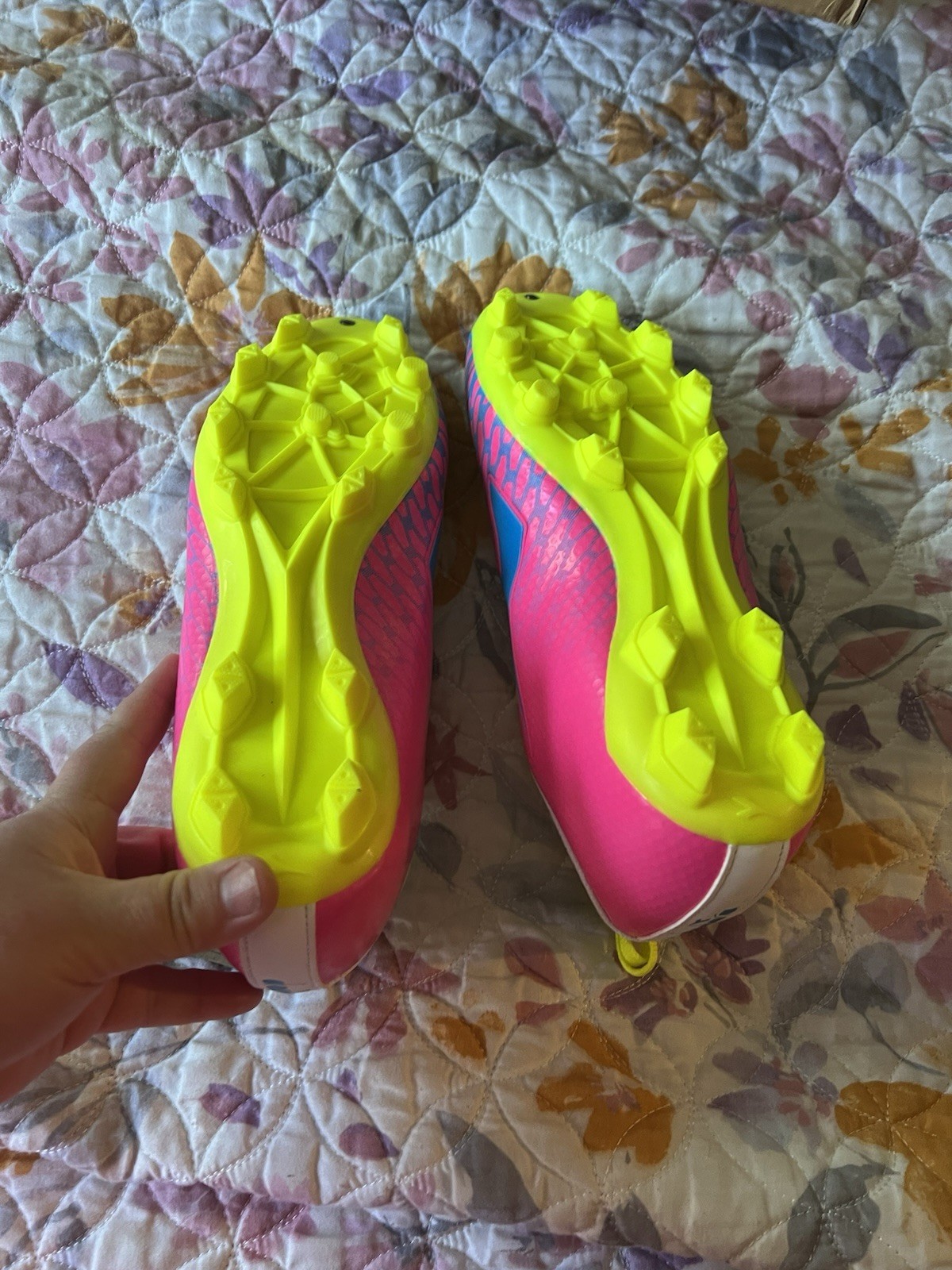 Diadora Soccer Cleats Size 5.5 Men Size 7 Women