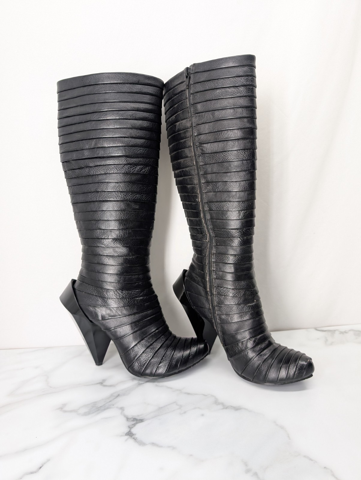 Irregular Choice Avant Guard Women’s Black Textured Leather Boots Sz7