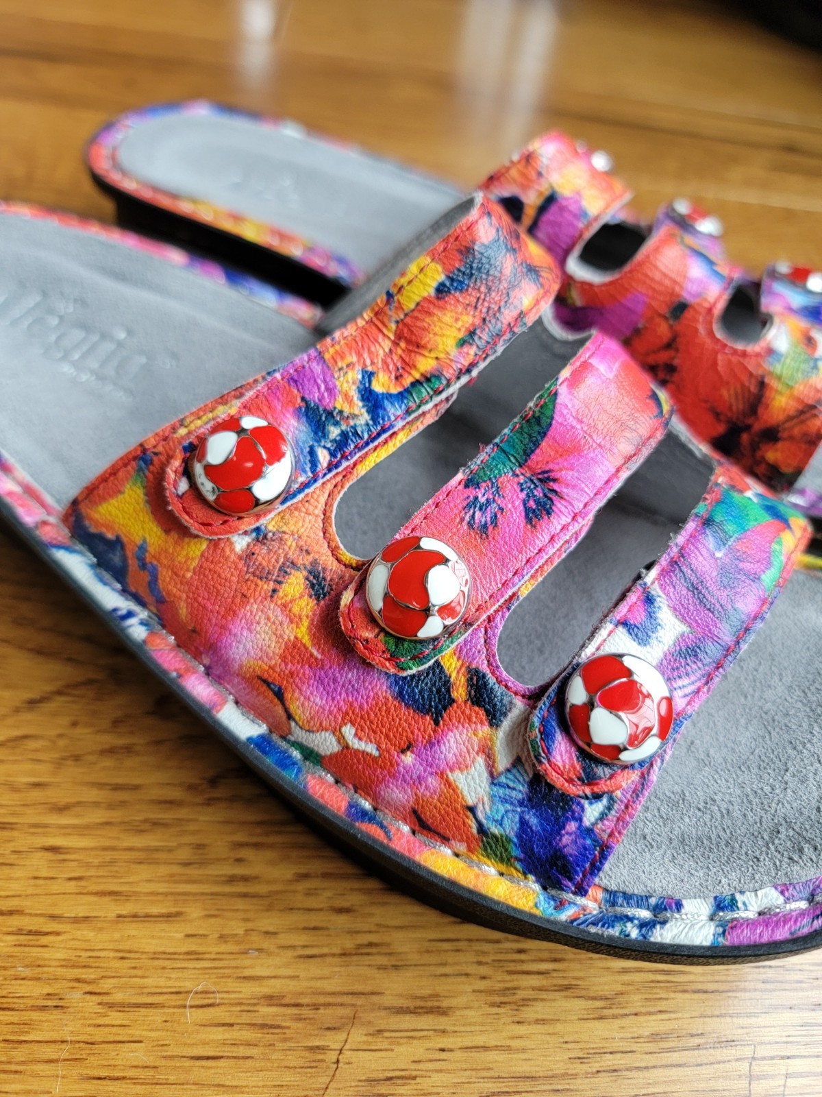 Alegria Fiona Sandals Women’s 39 US 9 Iris Floral Triple Strap Wedge Slip-On