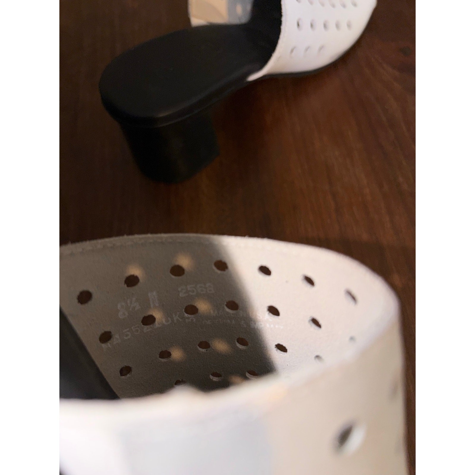Munro Pearl White Perforated Open Toe Slip On Heels 2.5” Comfort Shoe Resort