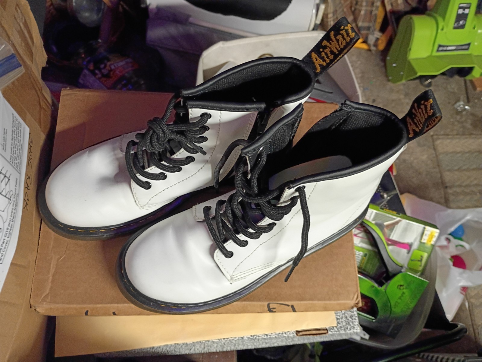 Dr. Martens M4 W5