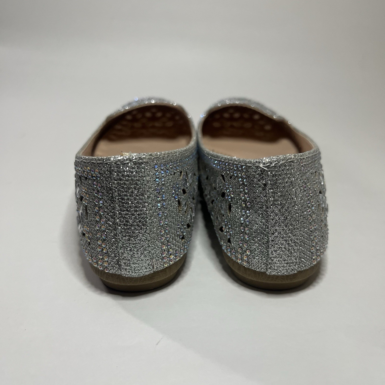 Link Silver Glitter Cut-Out Slip On Flats Round Toe Synthetic Shoes for Women