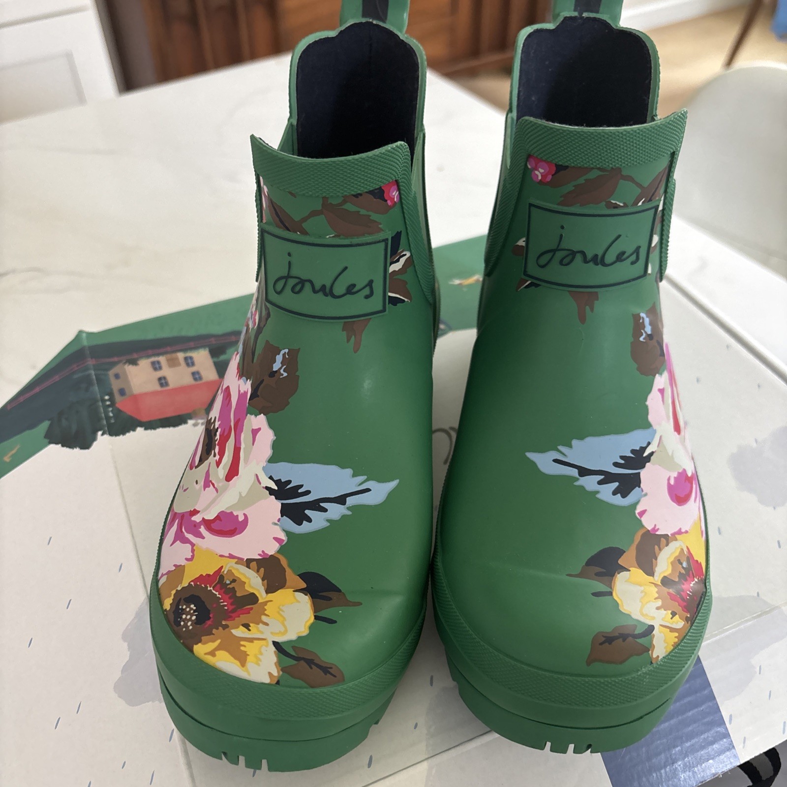 Joules – Women’s Molly Welly Rainboots, Green Floral, Size US 6 used once in box