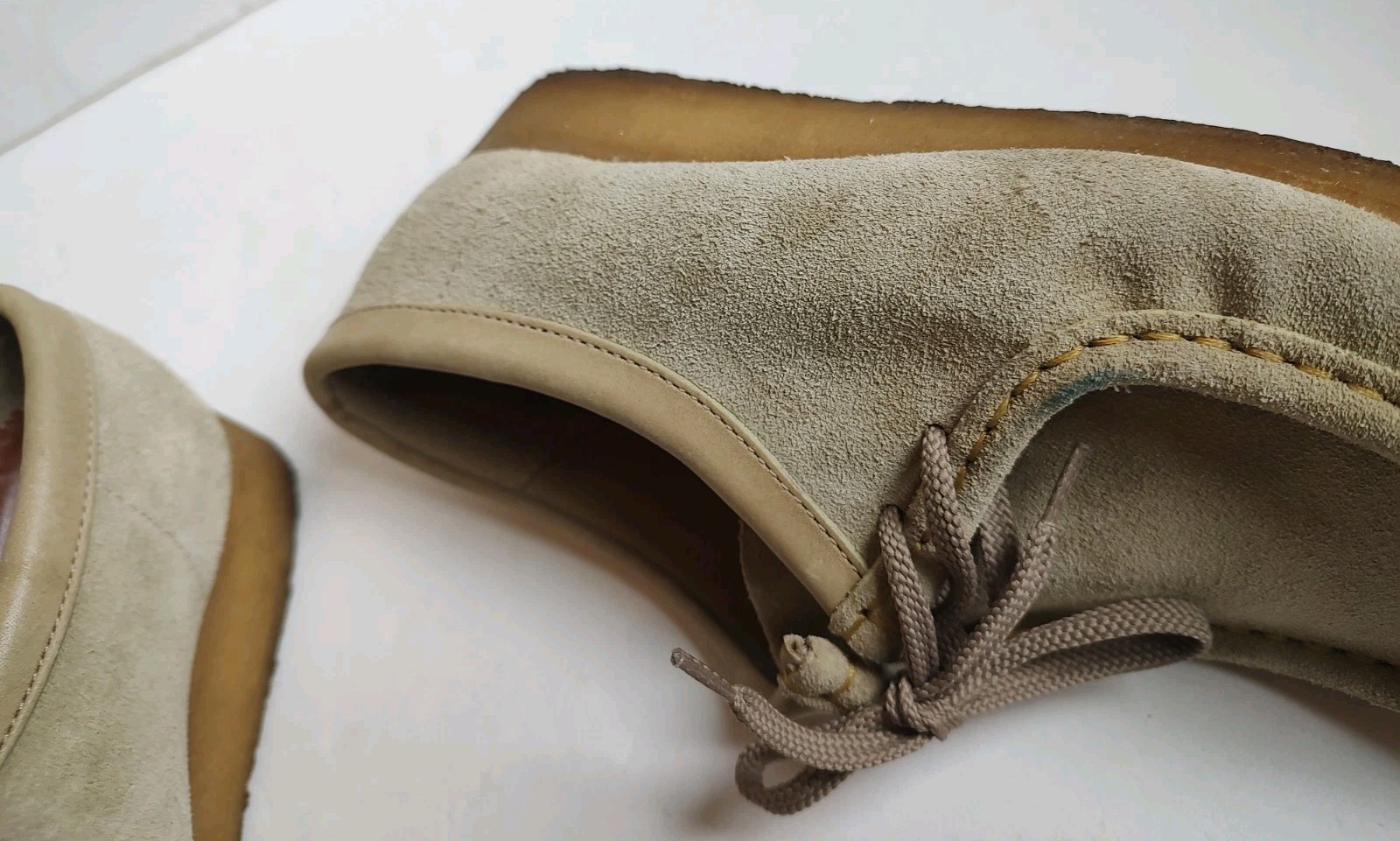 Clarks Wallabee Suede Chukka Ankle Boots Lace Up Crepe Soles Moccasins Beige 9
