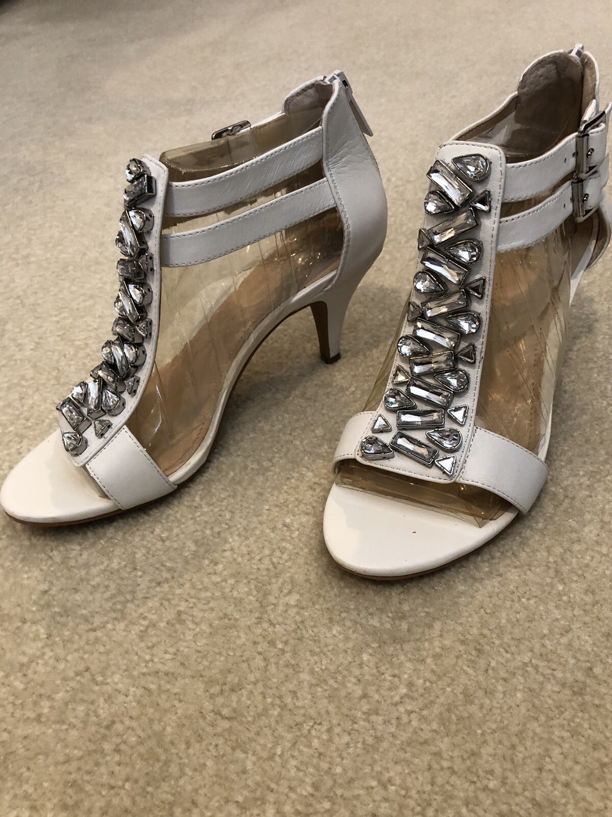 VINCE CAMUTO VC-MYSTICAL IVORY SIZE 6M
