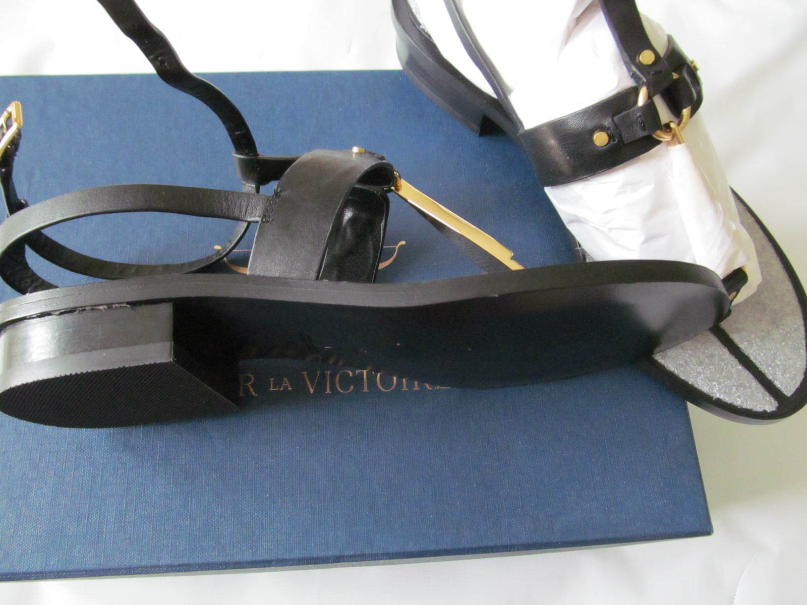 NWB Pour La Victoire 100% Leather ACADIA Black Vachetta Gold Accent Sandals 7.5M