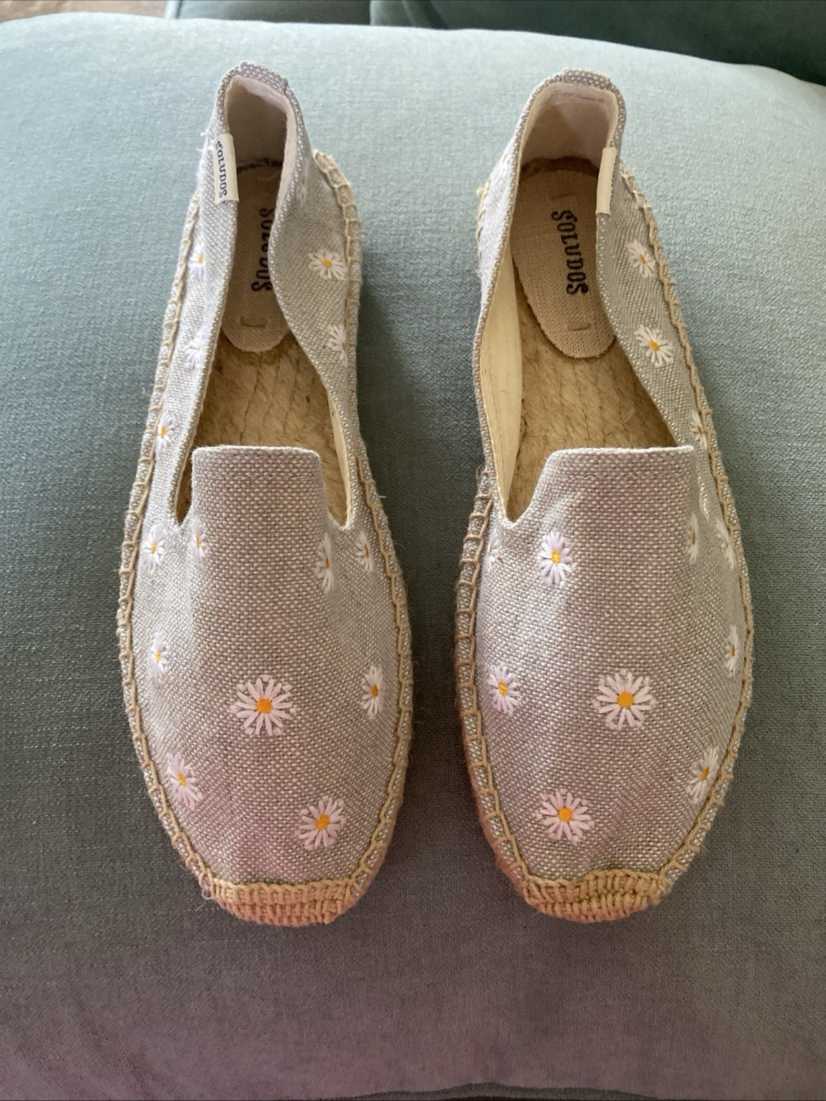 Soludos Gray/Chambray Daisy Embroidered Smoking Espadrille NWOT 8.5 Style 1912