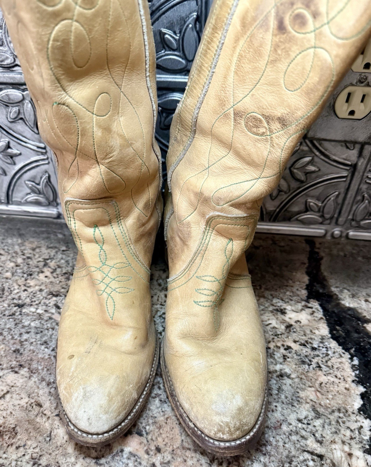 Vintage Dingo Leather Women’s 8N Cowboy Boots (Mustard W/ Green Stitching)