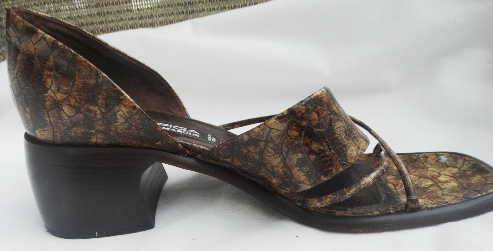 Via Spiga Neiman Marcus Shoes Size 8M Brown Leather Block Heel Sandals ITALY