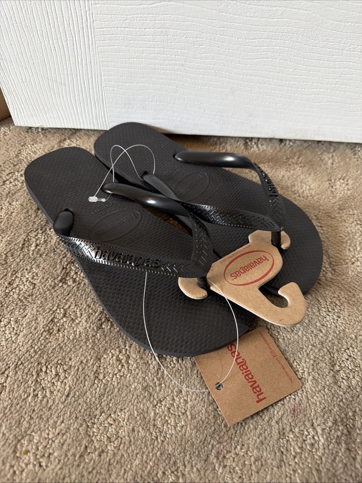 Havaianas Black Thong Flip Flop Slippers. Unisex. Size 7/8. NWT!