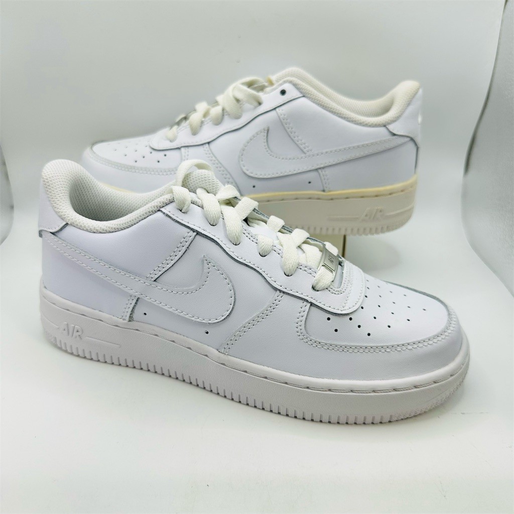 Nike Air Force 1 Low LE Sneakers Womens 6.5 White Lace Up Low Top