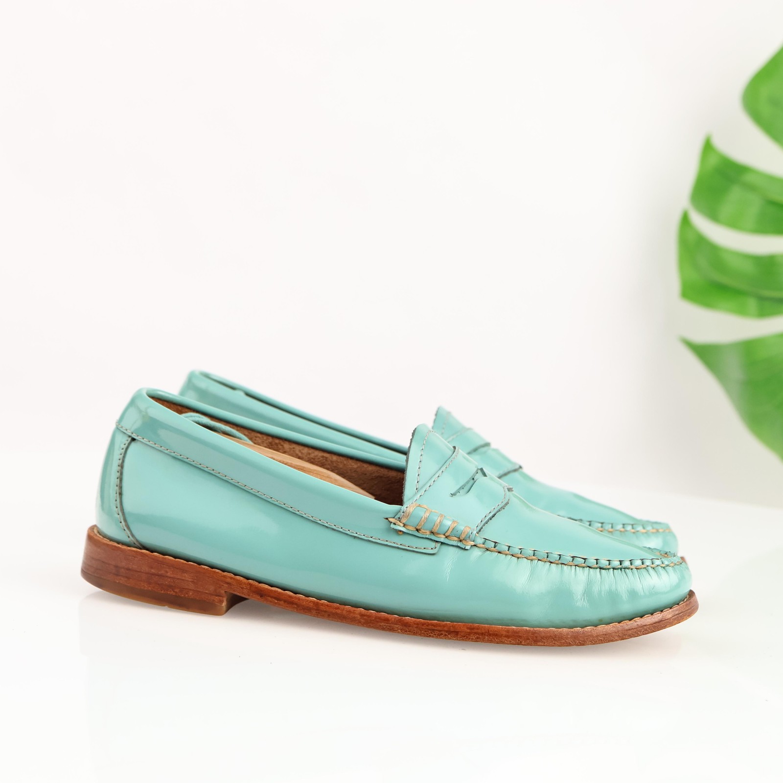 GH Bass Weejuns Womens Penny Loafers Size 6 Turquoise Aqua Patent Flat Moc Shoes