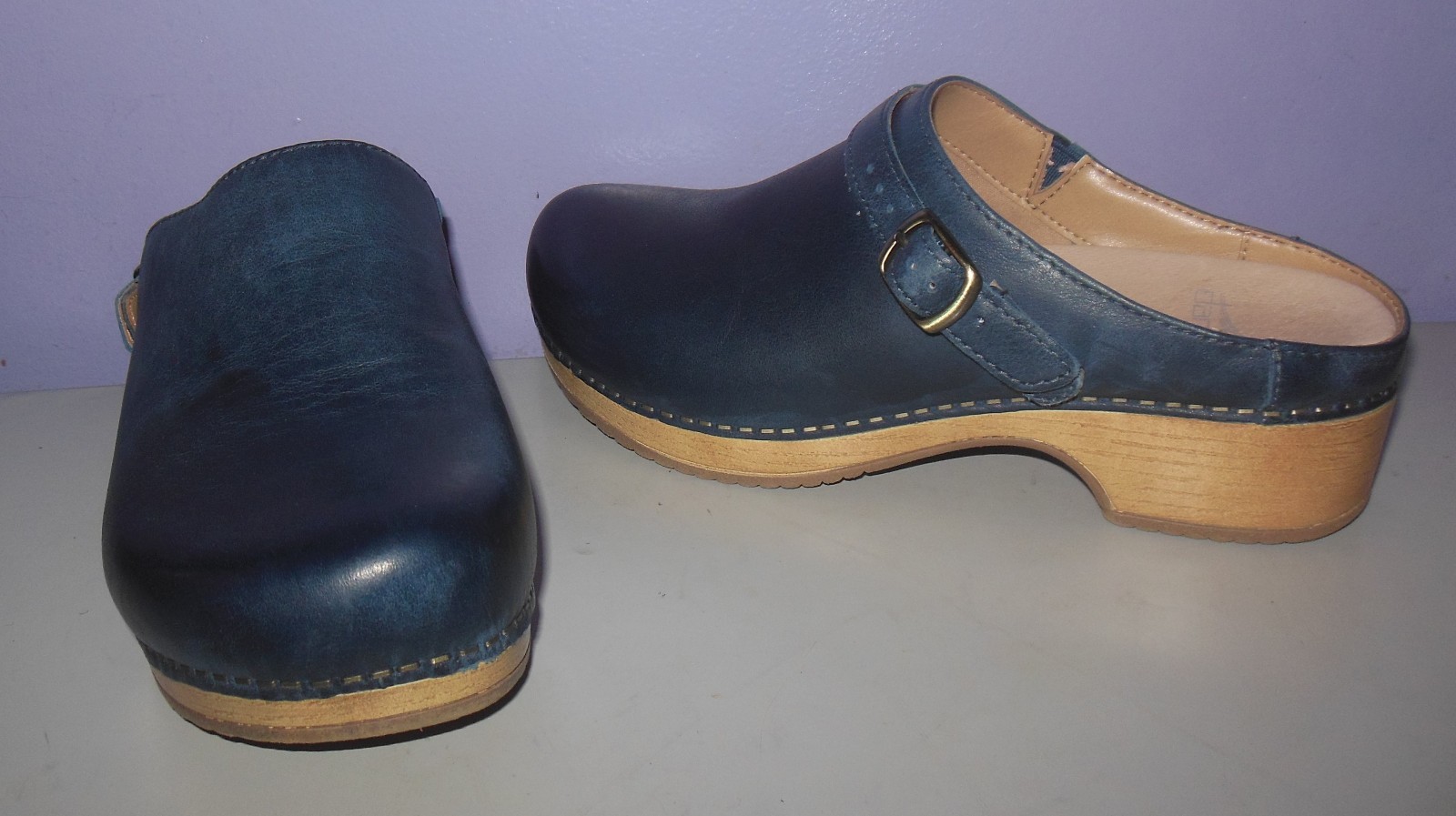Dansko Berry Navy Blue Leather Swivel Strap Clogs Size 36 Euro 5.5-6 US