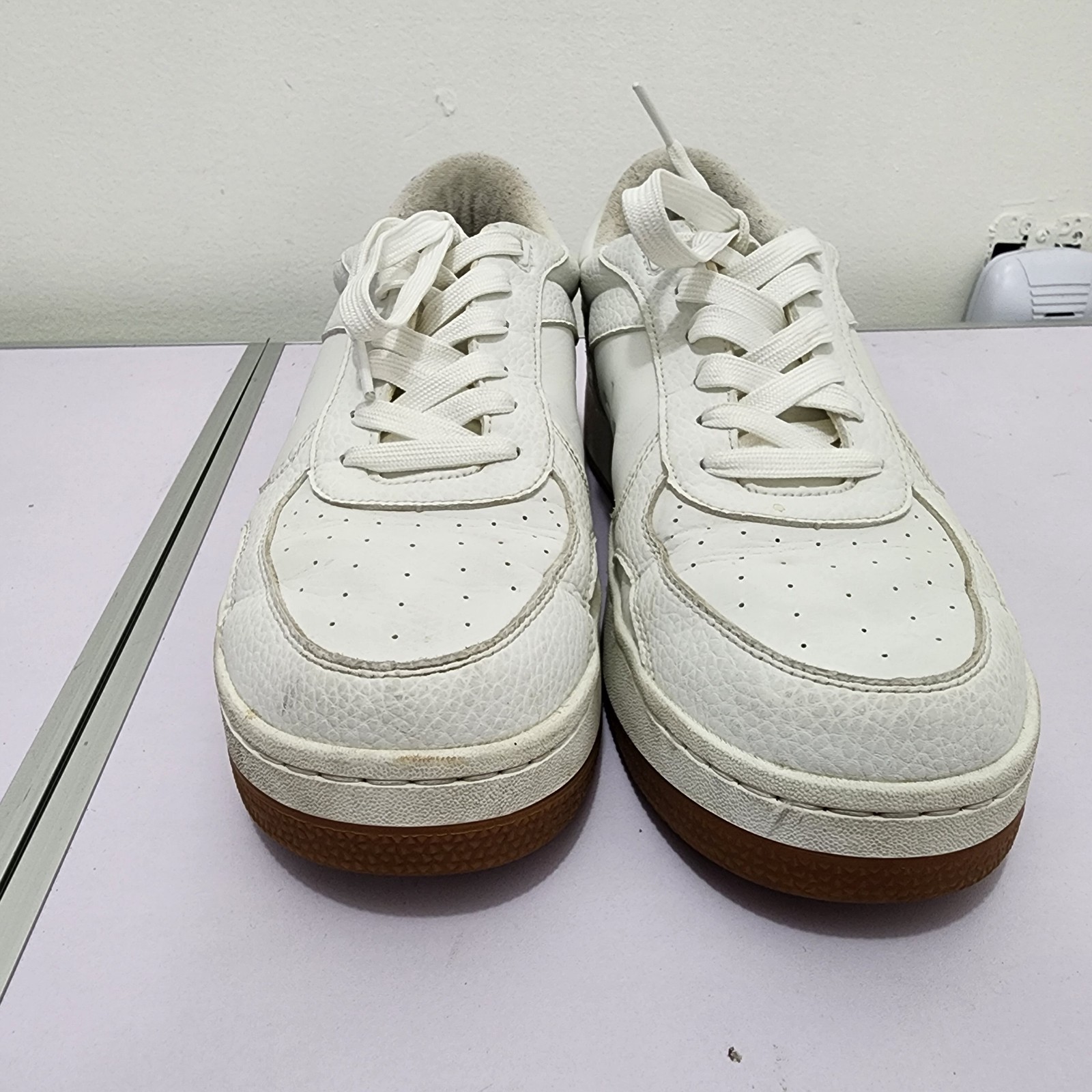 Alo Yoga Recovery Mode Sneakers White A0685U Womens 11.5 Mens 10 Vegan Leather