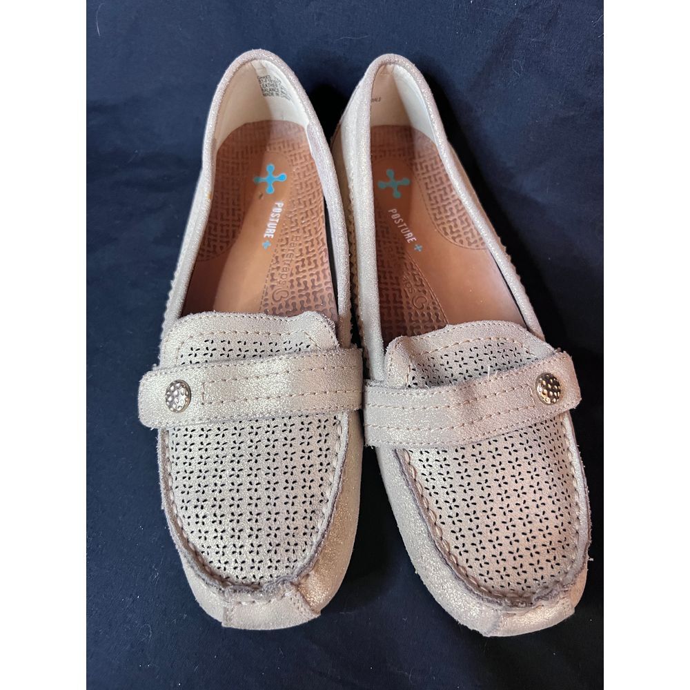 Baretraps Women’s Oakes Moccasins Metallic Gold Suede loafer shoe Size 7.5