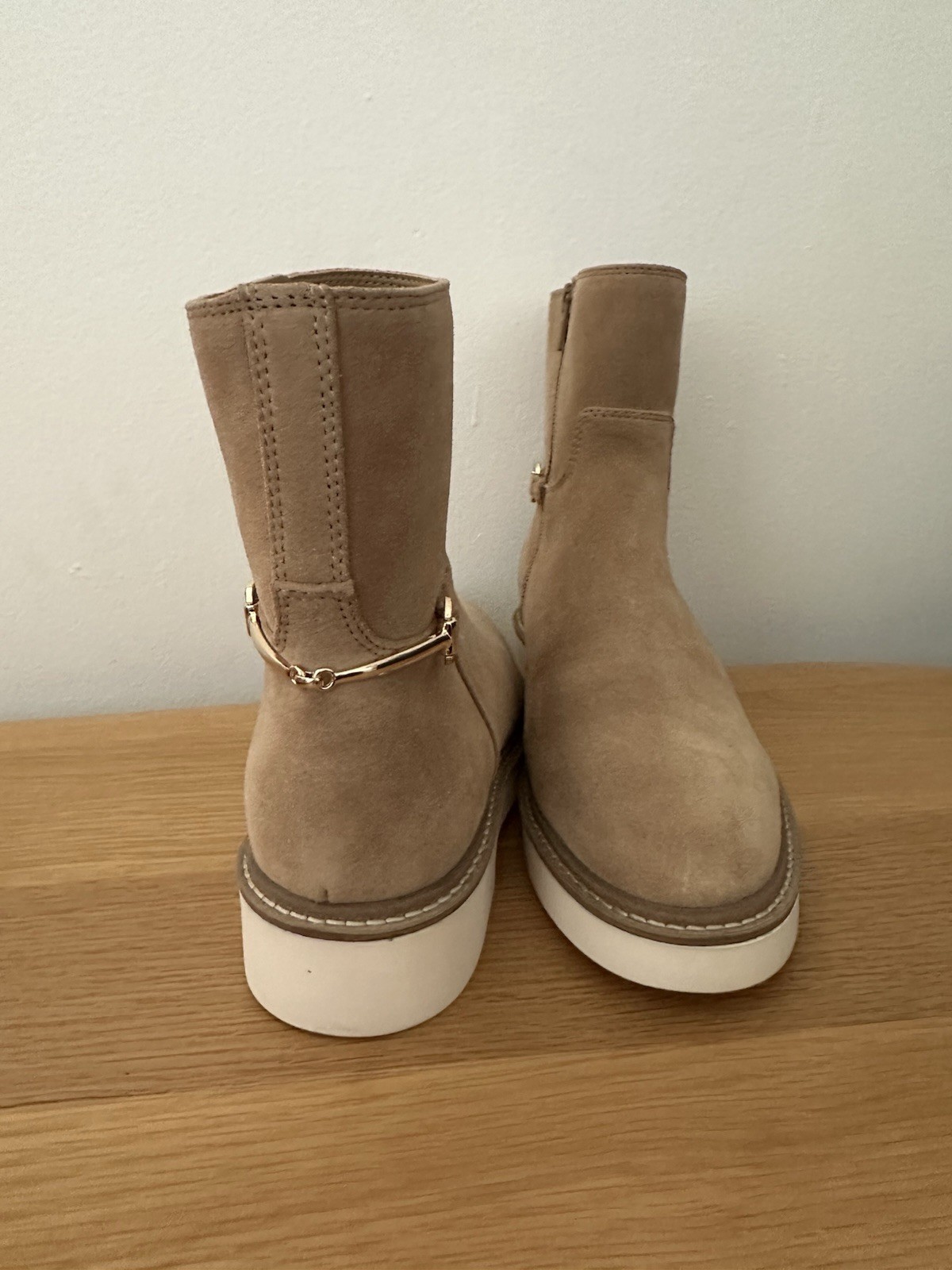 NWOT Steve Madden Suede Boots Size 7 Womens