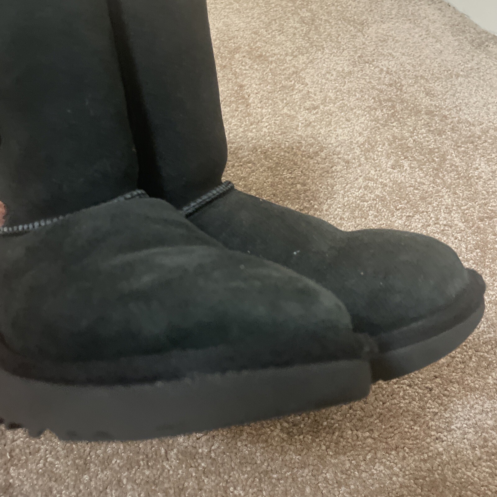 UGG Australia Bailey Button Black Leather Women’s Boots Size 7 S/N 5803