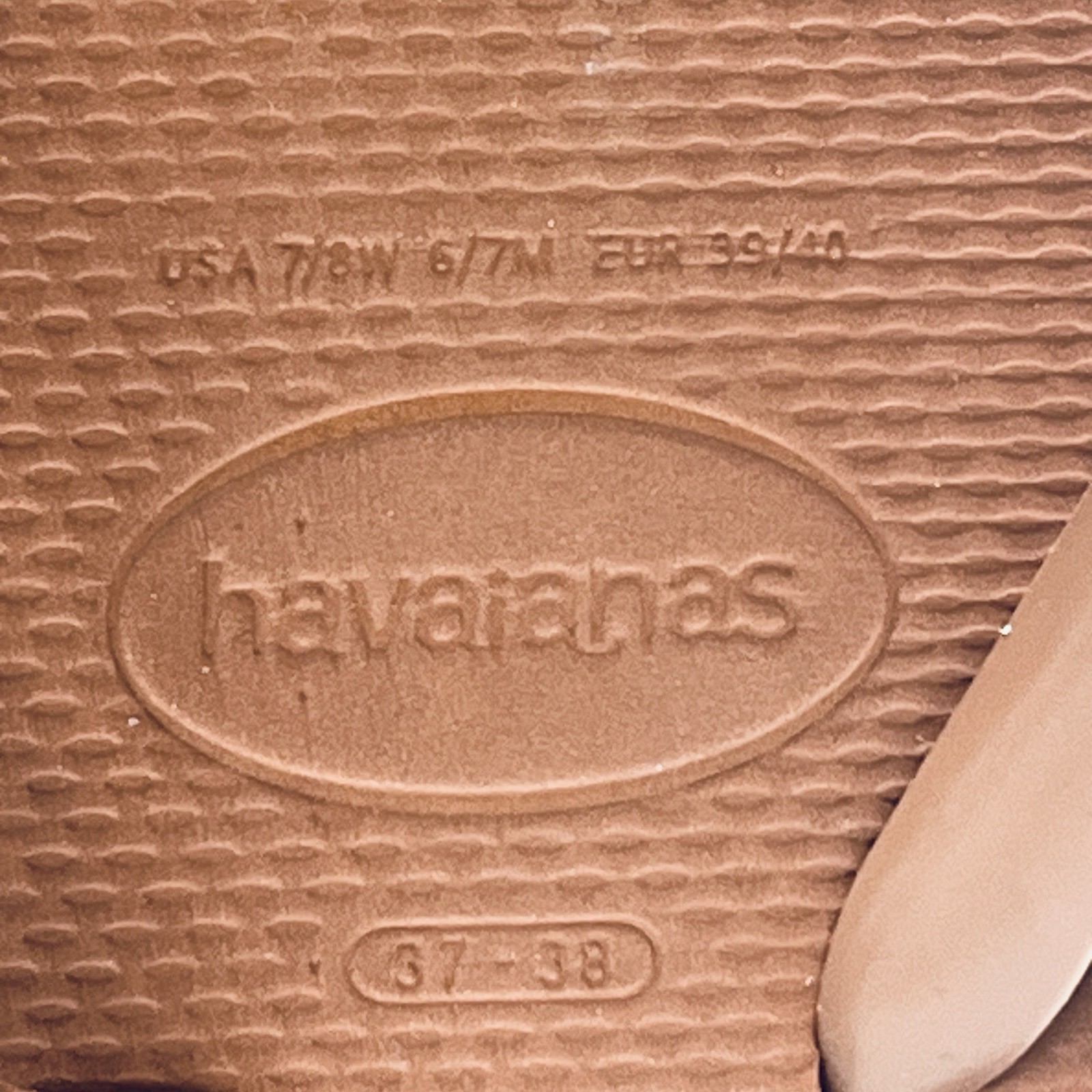 HAVAIANAS Flip Flops Beach Summer Vacation Rust Size 7 (NEW)
