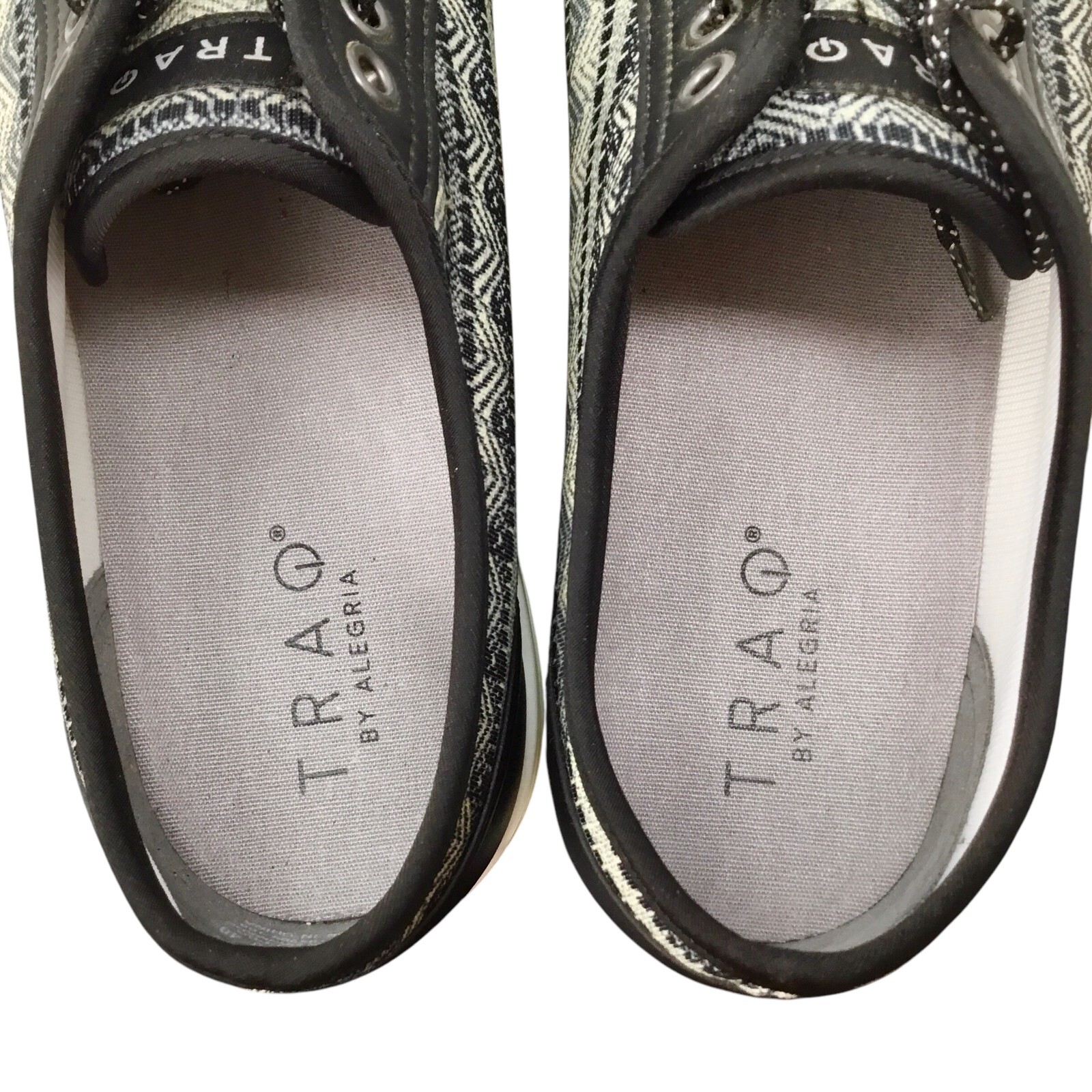 Traq Alegria Sari Sneaq Sneakers Size 40 or 9.5-10 Tapestry Textile Black Casual