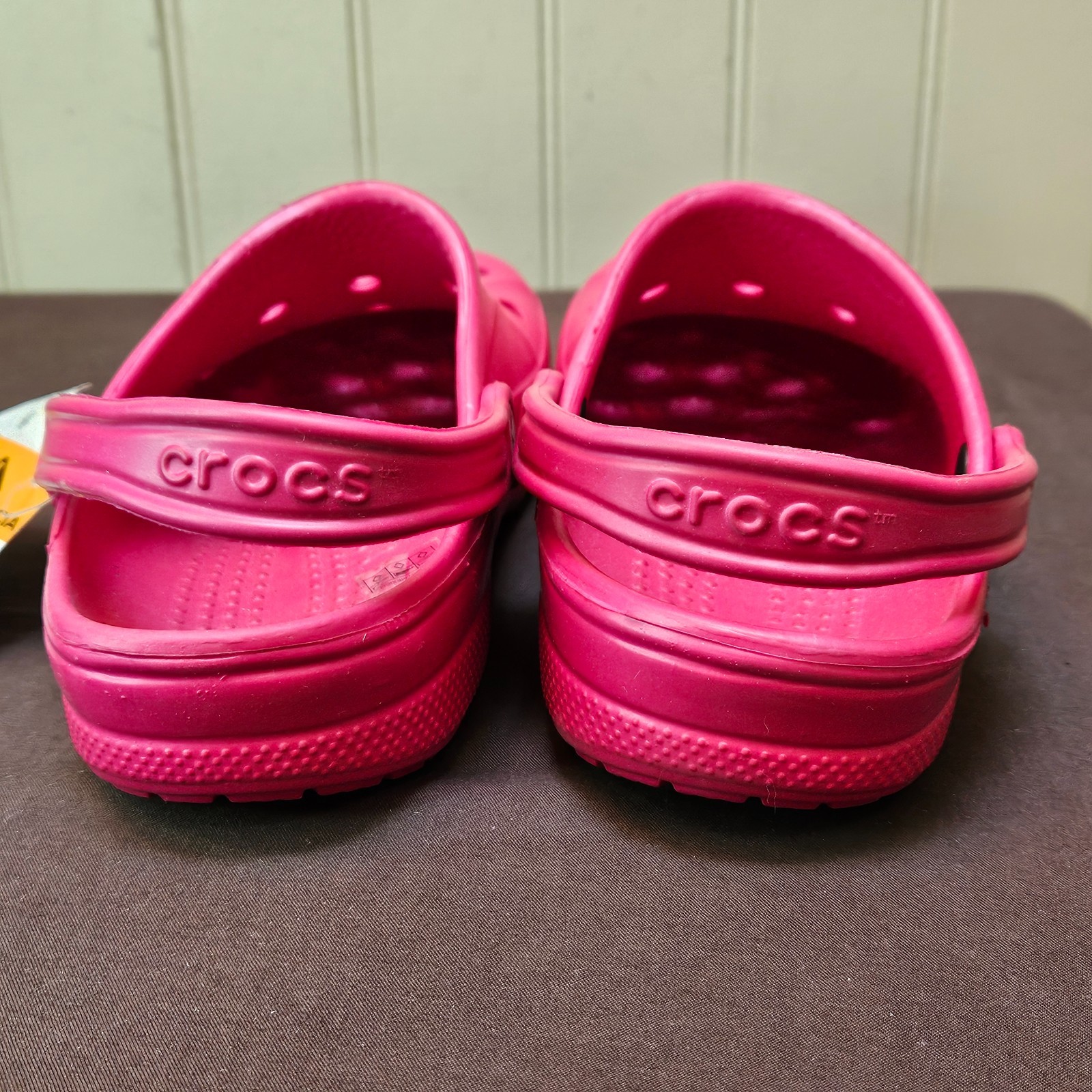 Crocs Adult Baya Clogs Pink-Raspberry Women’s SIZE 10 Men’s SIZE 8 NWT