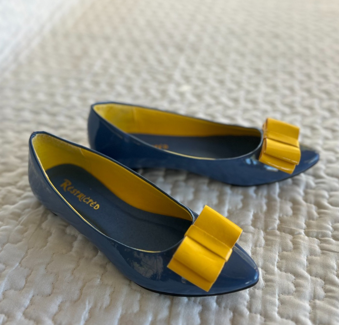 Restricted Navy Blue Yellow Bow Pointed Toe Flats Size 6 Women’s Patent Slip-On