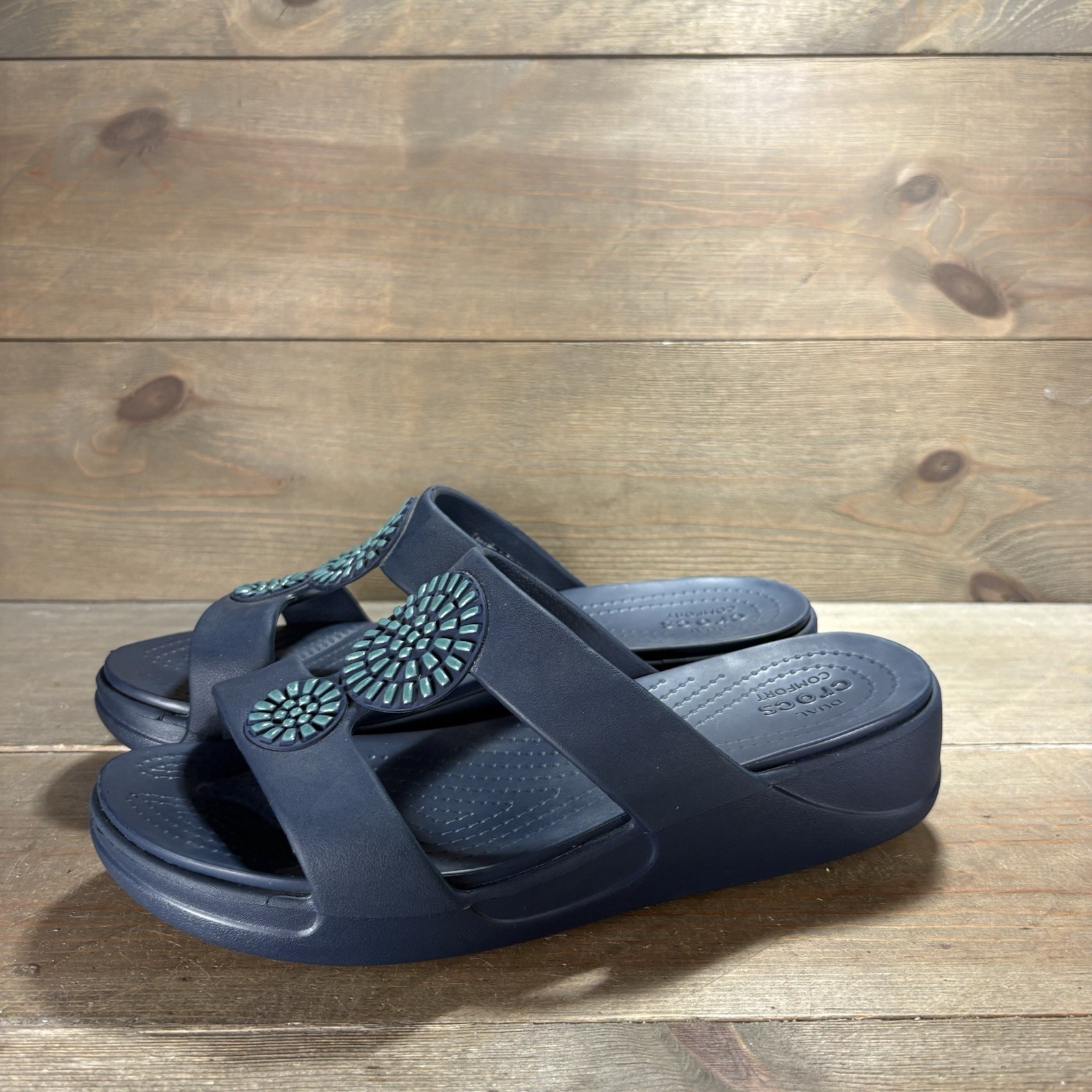 crocs monterey diamante womens size 7 shoes blue slip on thong wedge sandals