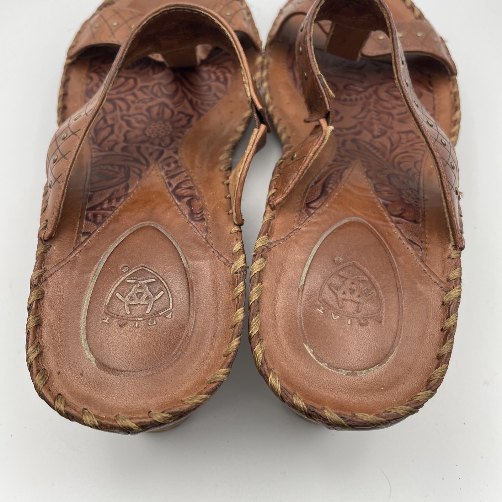 Women’s Ariat tool worked Leather Sandles 8.5 Western style