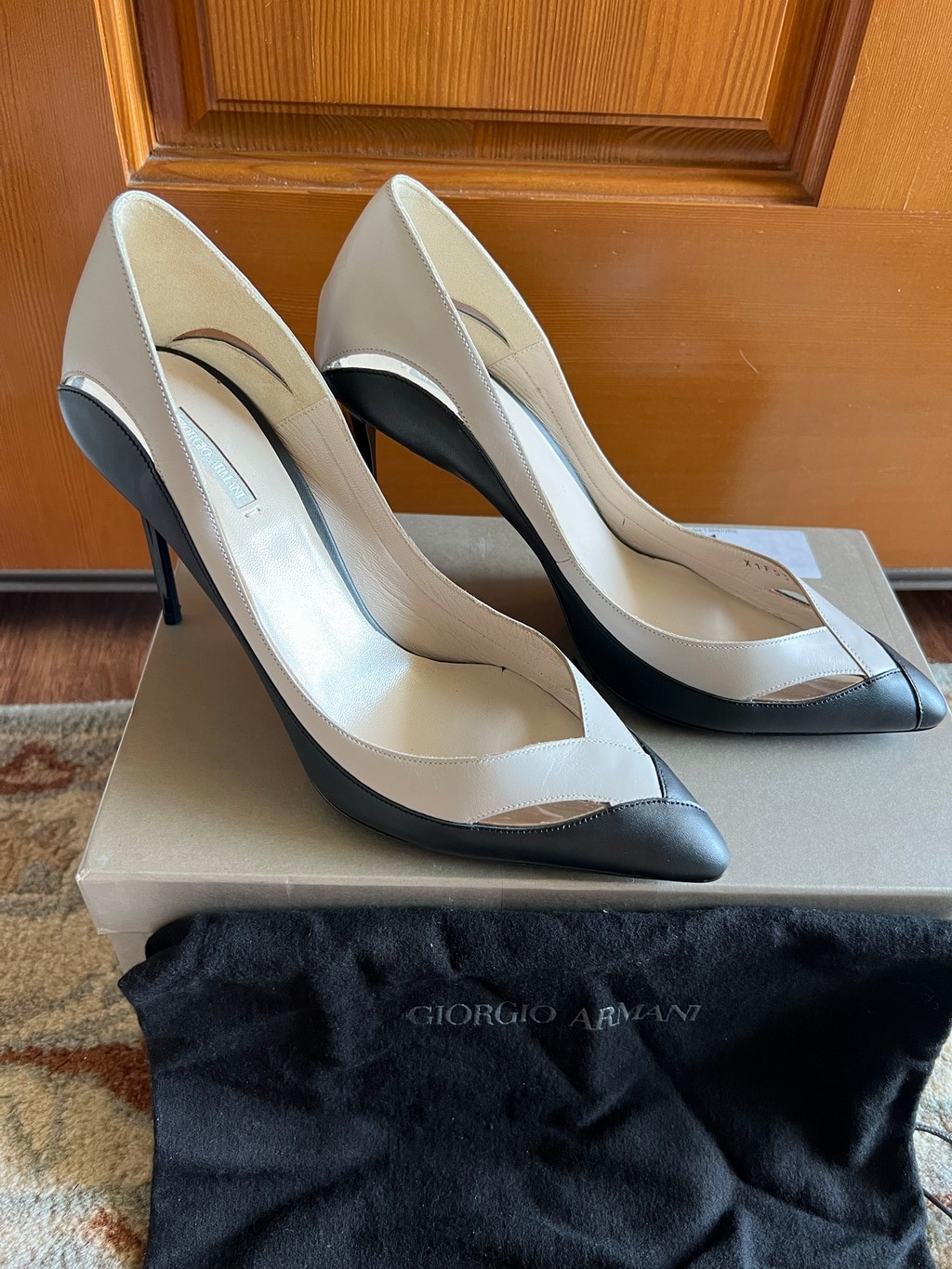 Giorgio Armani Two-Tone Leather Stiletto Heels 38/8