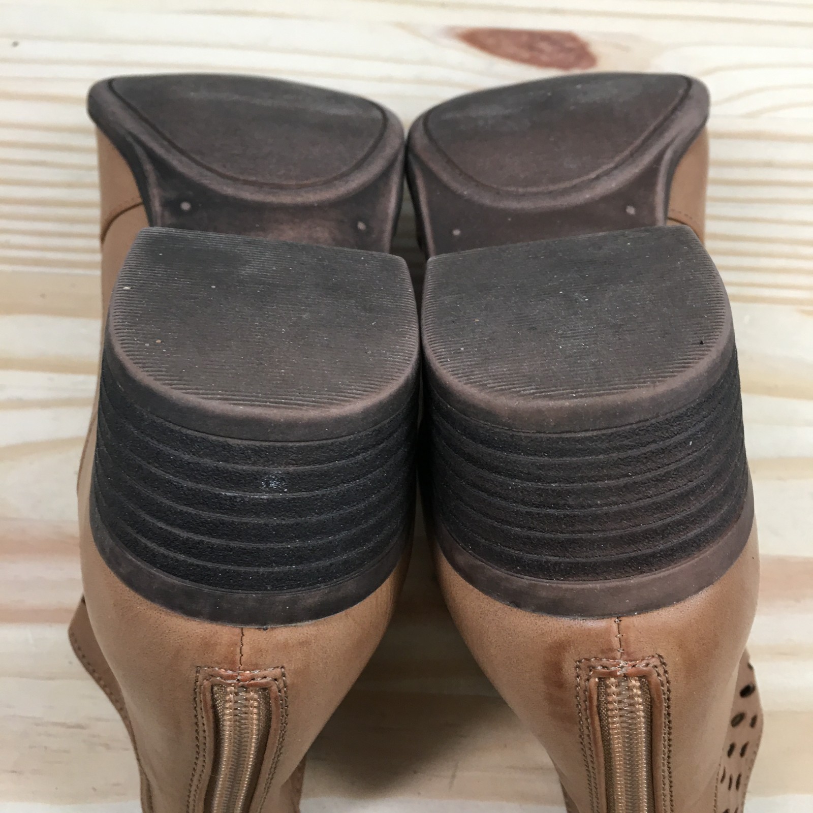 Zigi Soho Ajay Boots Womens 9 Ankle Bootie Cut-Out Block Heels Comfort Brown