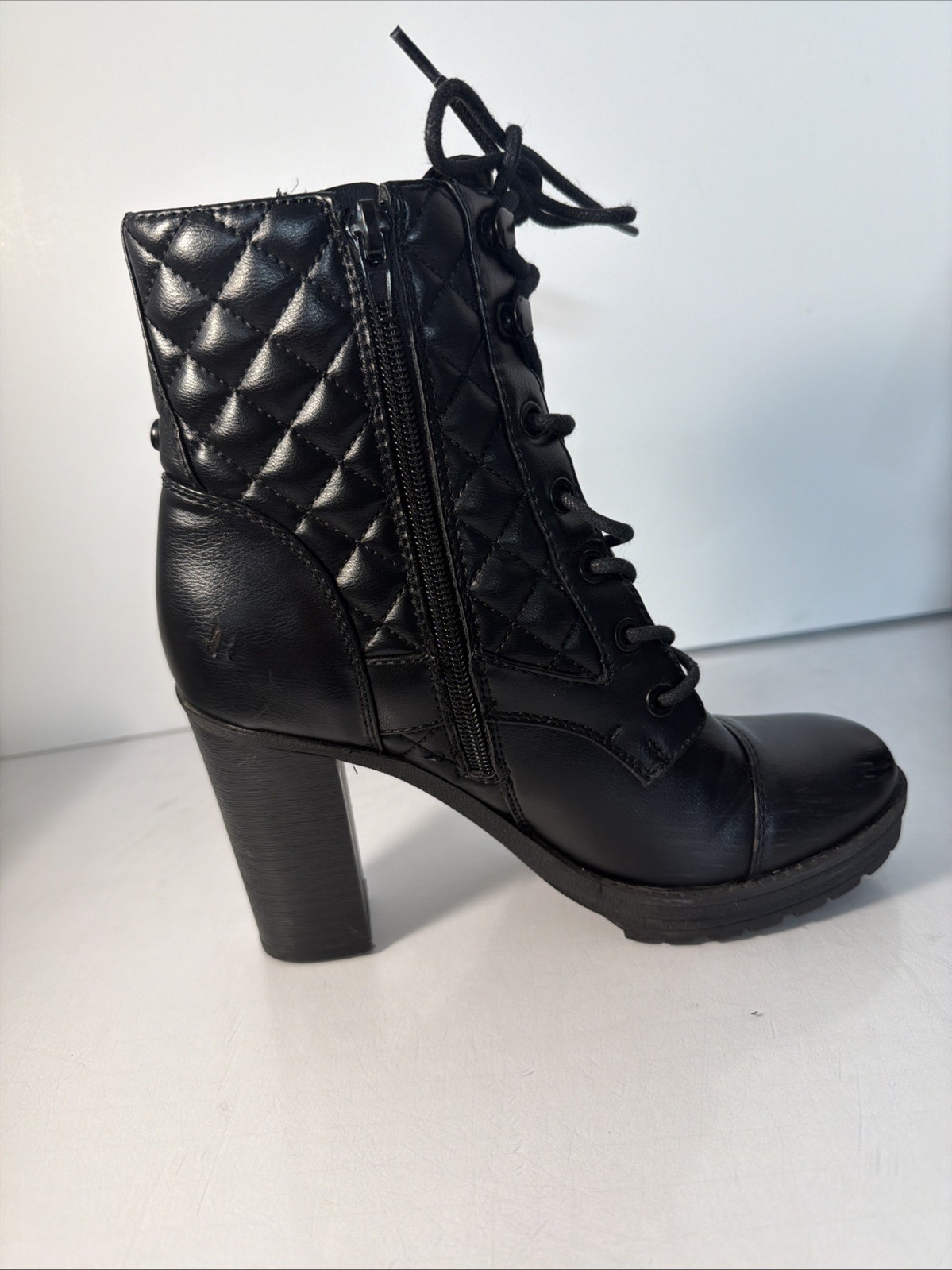 G By GUESS Black Quilted Booties Boots Heels Biker Grunge Gothic Moto Buckle 6.5