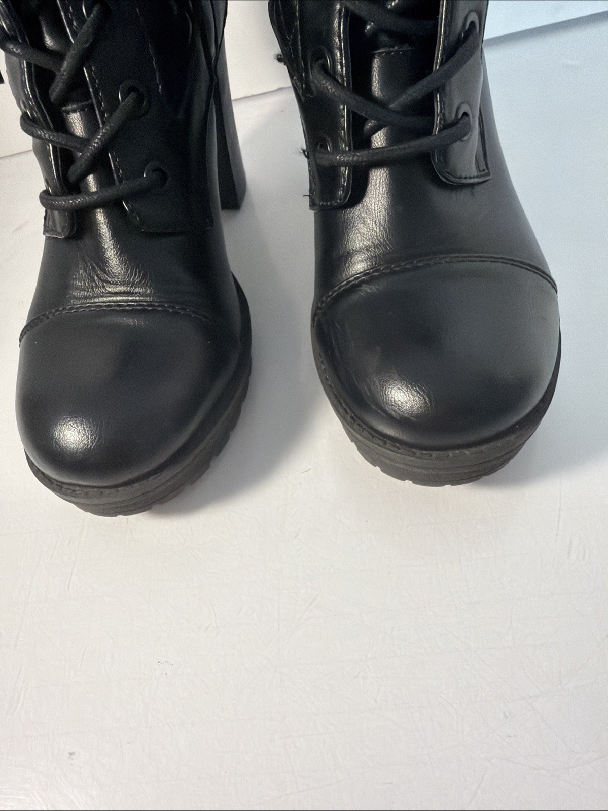 G By GUESS Black Quilted Booties Boots Heels Biker Grunge Gothic Moto Buckle 6.5