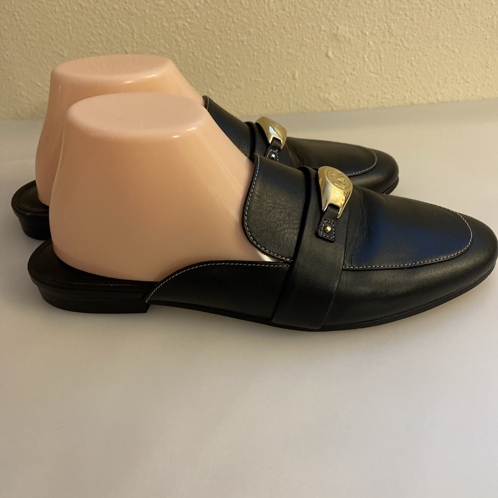 Michael Kors MK Plate Black Leather Mules Sandals Shoes Flats Size 9