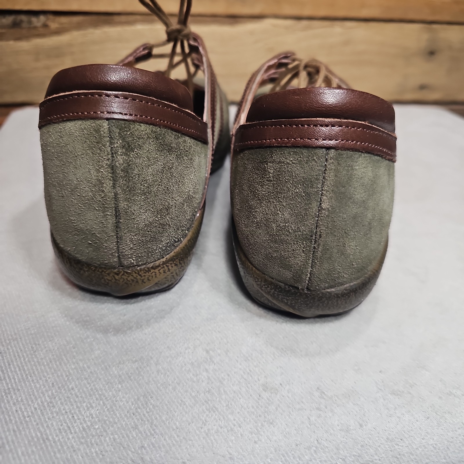 Naot Women’s Timu Mary Jane Olive Suede Toffee Brown Leather Trim Size 39 8